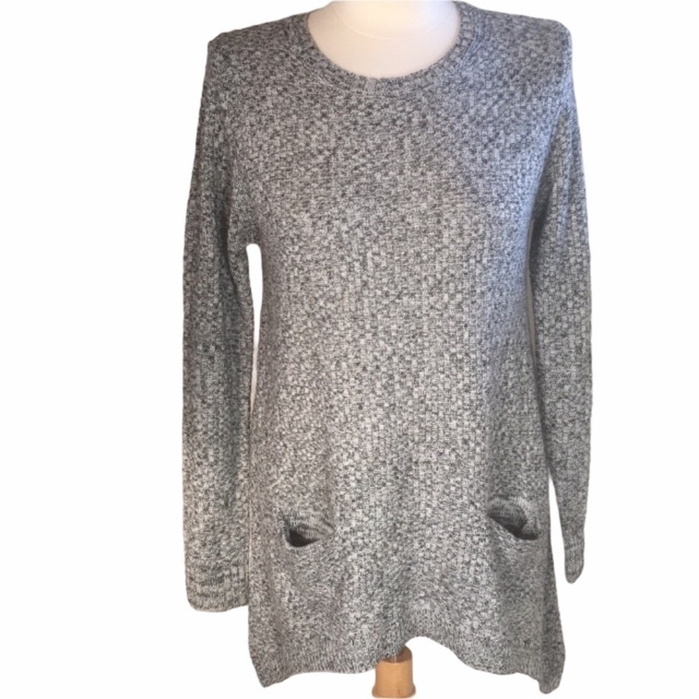 Catwalk studio sweater medium with large buttons black white  long roomy…